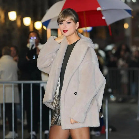 Late-Show-With-Stephen-Taylor-Swift-Fur-Coat