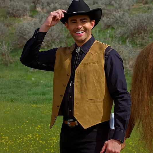 Finding-Mr.-Christmas-S02-Jonathan-Bennett-Vest