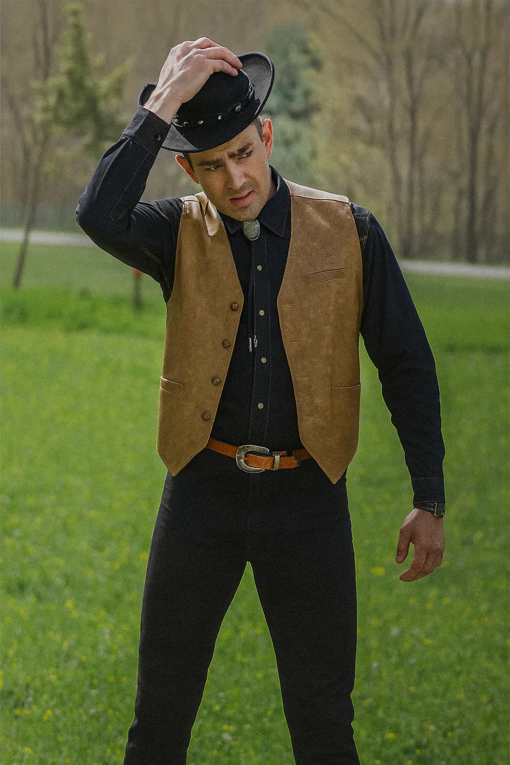 Finding-Mr.-Christmas-S02-Jonathan-Bennett-VestBrown