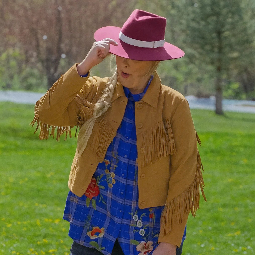 Finding-Mr.-Christmas-S02-Melissa-Peterman-Jacket