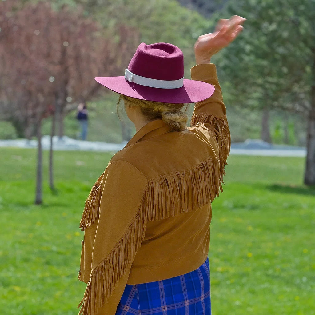 Finding-Mr.-S02-Melissa-Peterman-Jacket