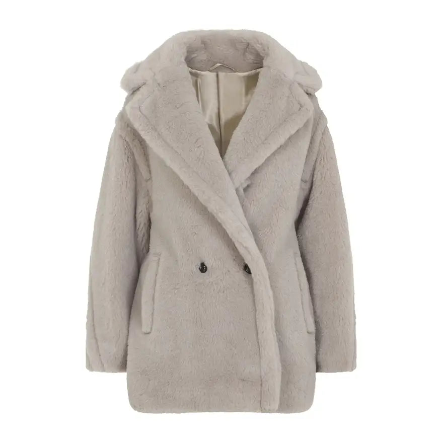 Taylor-Swift-Fur-Coat