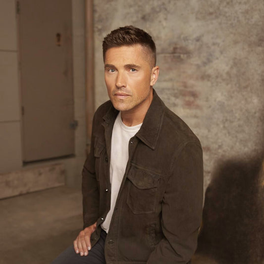 The-Rookie-S08-Promo-Eric-Winter-Jacket